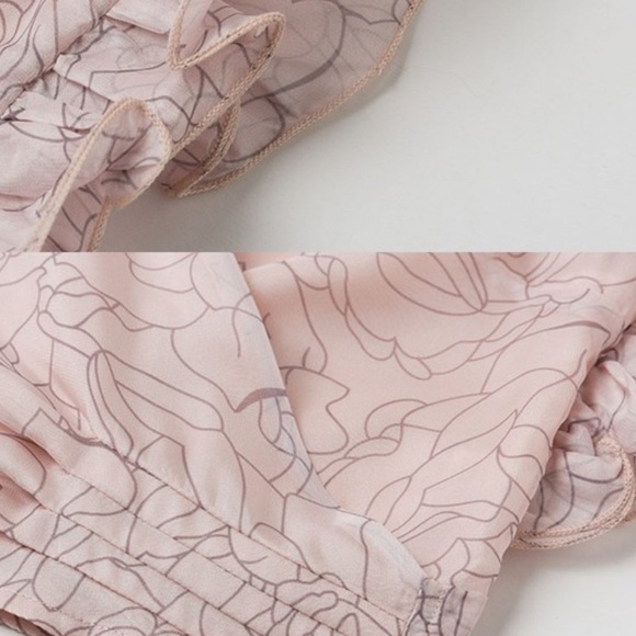 5⭐️ /LYLA/ Blush Ruffled Crop Floral Wrap Top - Picture 5 of 6